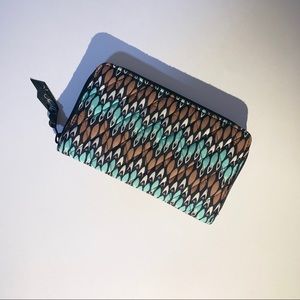BRAND NEW VERA BRADLEY WALLET